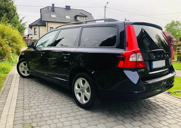 Volvo V70 cena 22900 przebieg: 217000, rok produkcji 2008 z Kielce małe 352
